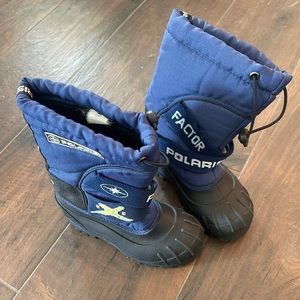 Boys snow boots